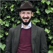 verte! Pianista professionista diplomato al Conservatorio Reale di Bruxelles impartisce lezioni di pianoforte semplici ed efficaci per ogni esigenza, livello ed età.